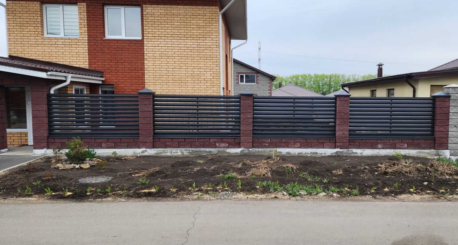 Забор-ранчо из штакетника 21м RAL7024/7024 Серый Графит МАТТЕ фото 8 в Ереване