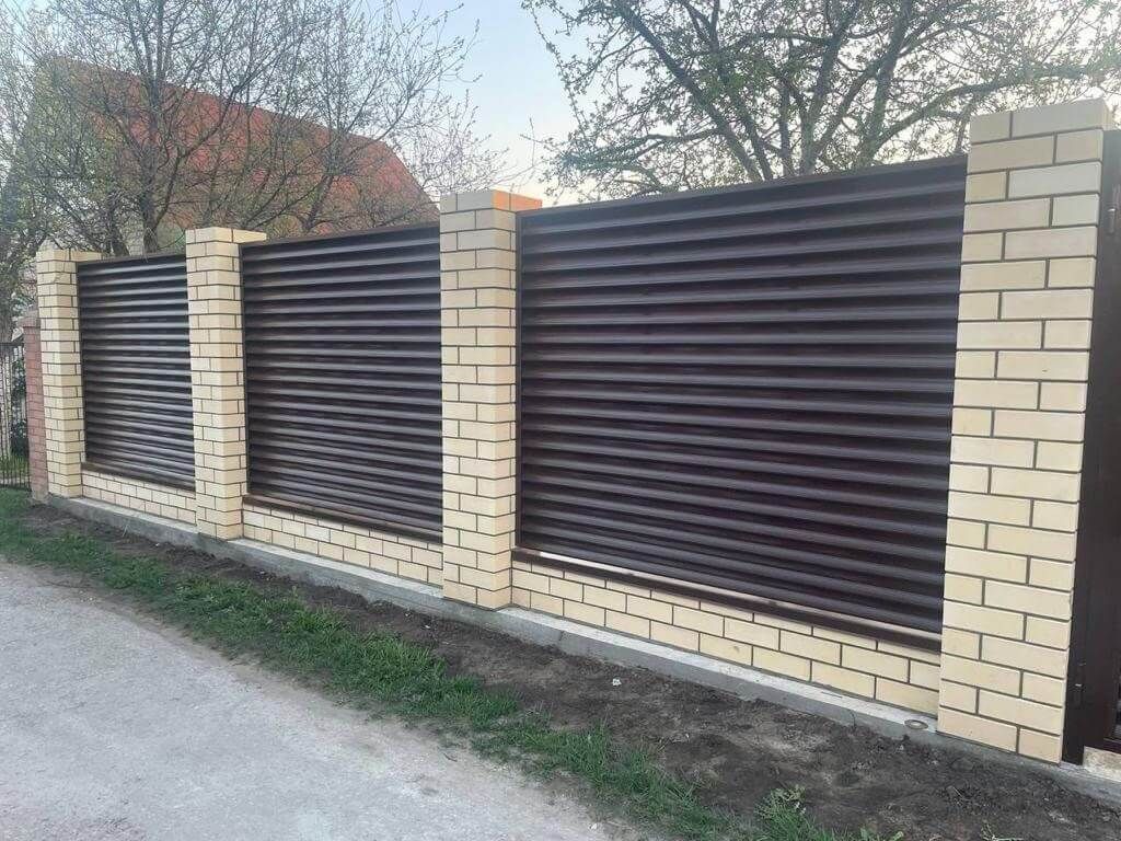 Забор c ламелями Еврожалюзи 23м RAL8017/8017 Шоколад 2-х сторонний фото 3 в Ереване