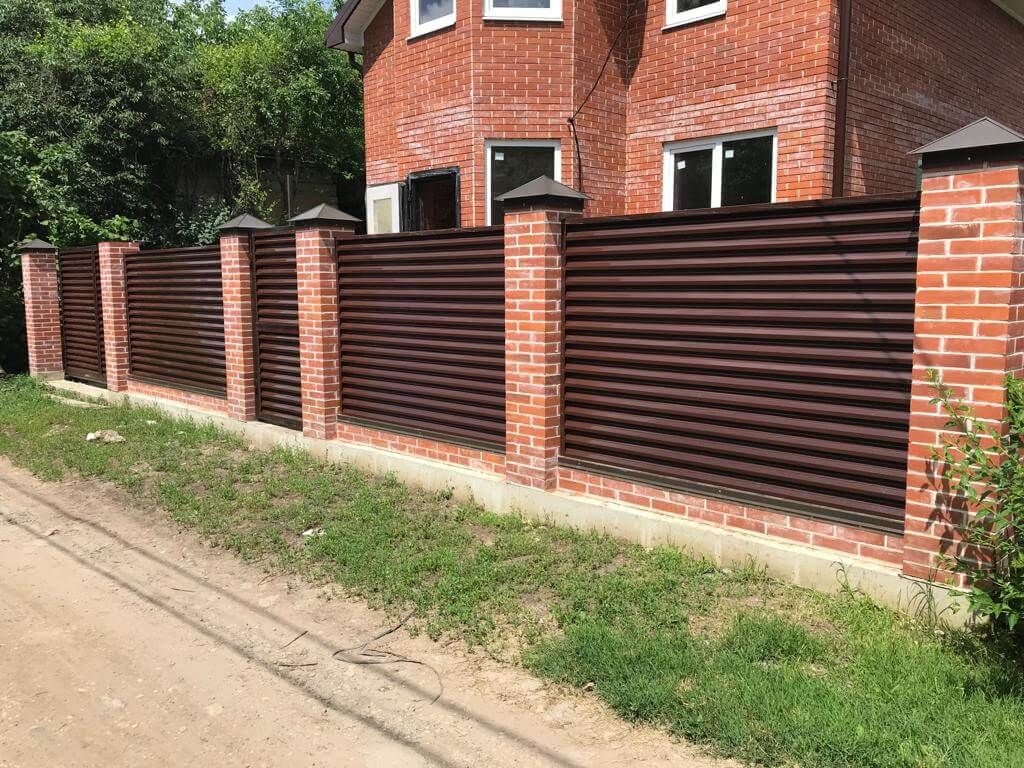 Забор из ламелей ЭКО-Z усиленных 25м RAL8017/8017 Шоколад двусторонний в Ереване