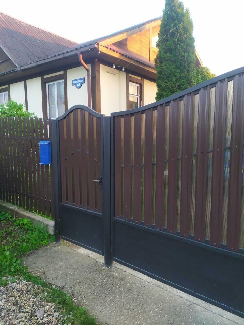 Забор из штакетника ЭКО-М 16м RAL8017 полиэфирная эмаль фото 1 в Ереване