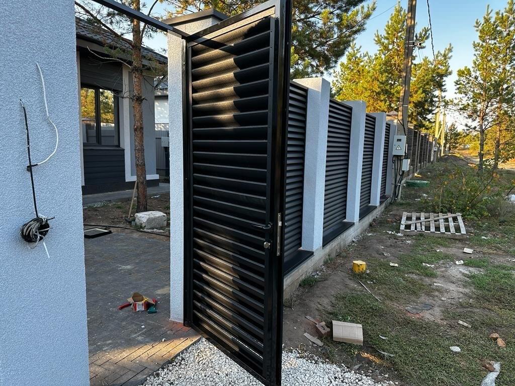 Забор-жалюзи 18м RAL9005/9005 Черный двухсторонний МАТТЕ фото 6 в Ереване