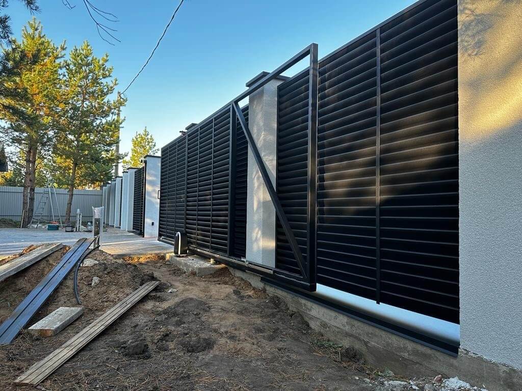 Забор-жалюзи 18м RAL9005/9005 Черный двухсторонний МАТТЕ фото 1 в Ереване
