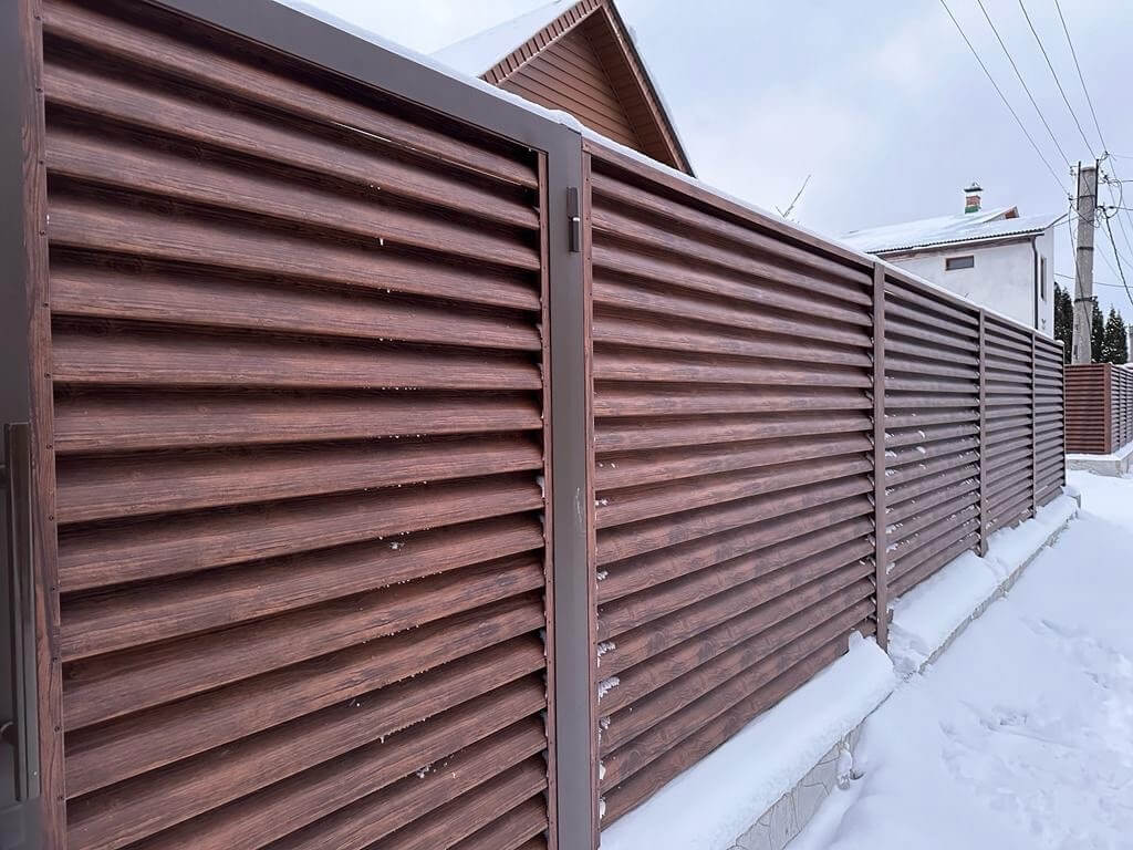 Забор-жалюзи из ламелей еврожалюзи 43м Каштан Printech фото 3 в Ереване
