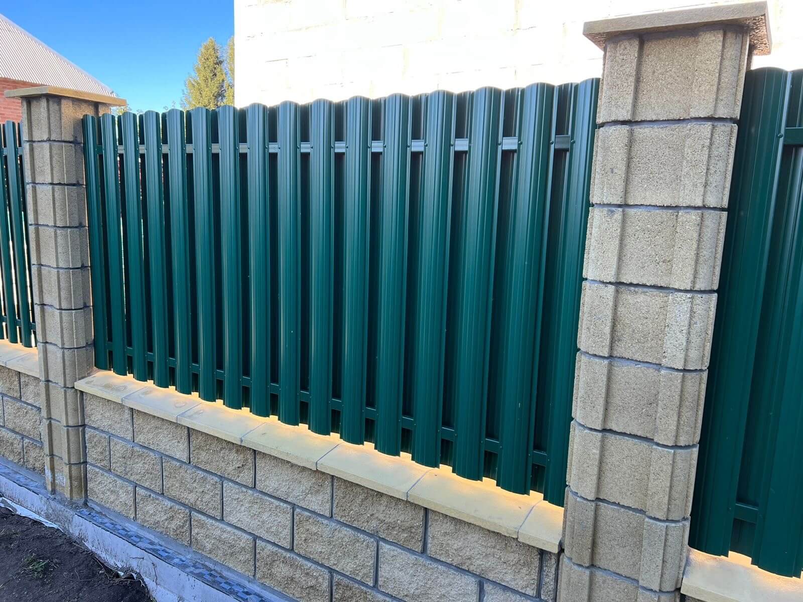 Забор из евроштакетника 22м RAL6005/6005 Зеленый Мох двусторонний фото 6 в Ереване