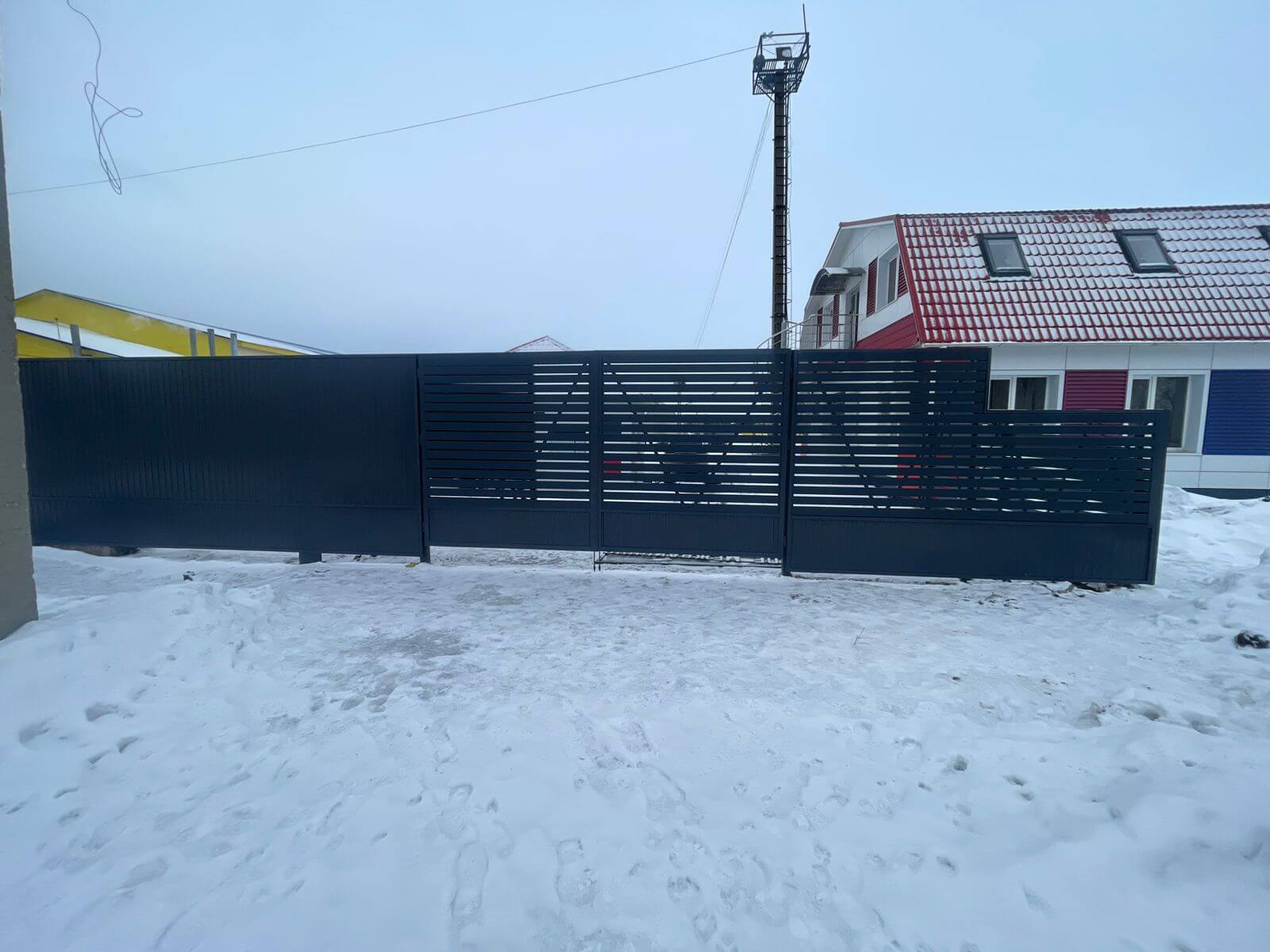 Забор-ранчо из металлического планкена 11м RAL7024 Серый Графит фото 2 в Ереване