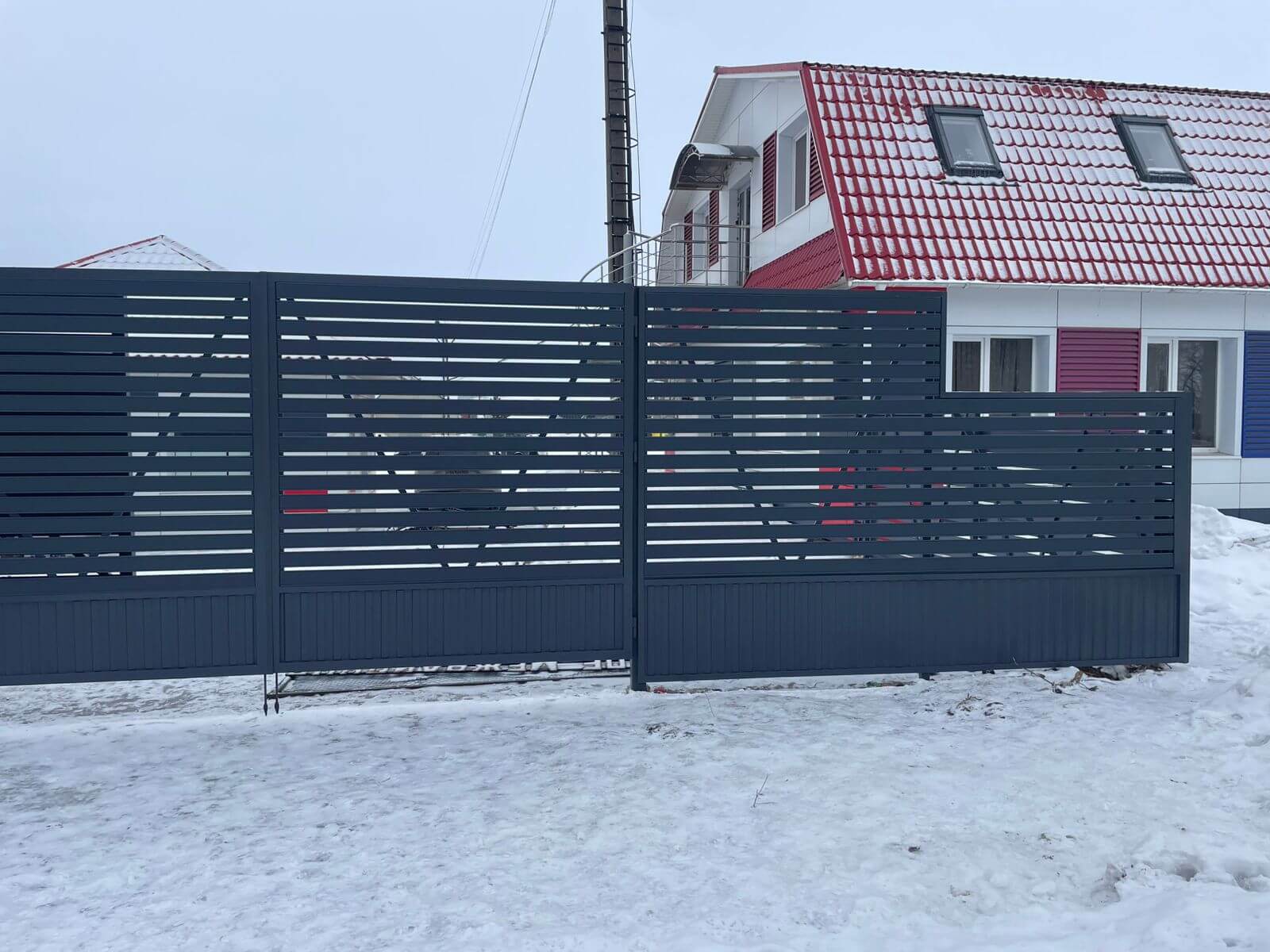 Забор-ранчо из металлического планкена 11м RAL7024 Серый Графит фото 1 в Ереване