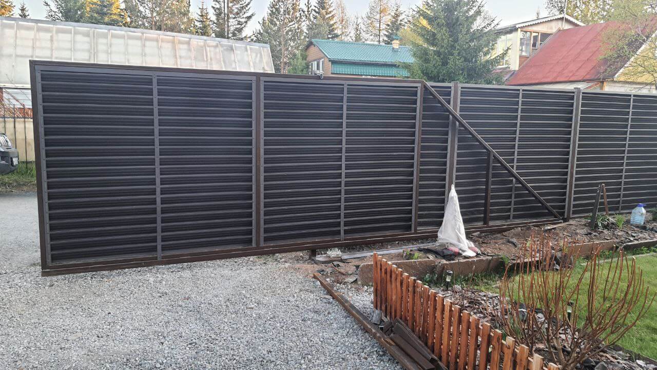Забор-жалюзи из ламелей ЭКО-Z-US 12м RAL8019/8019 Темный Шоколад двусторонний МАТТЕ фото 3 в Ереване