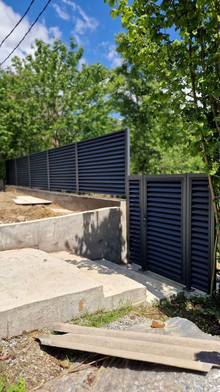 Забор-жалюзи из ламелей еврожалюзи 23м RAL7024/7024 Серый Графит двусторонний МАТТЕ фото 1 в Ереване