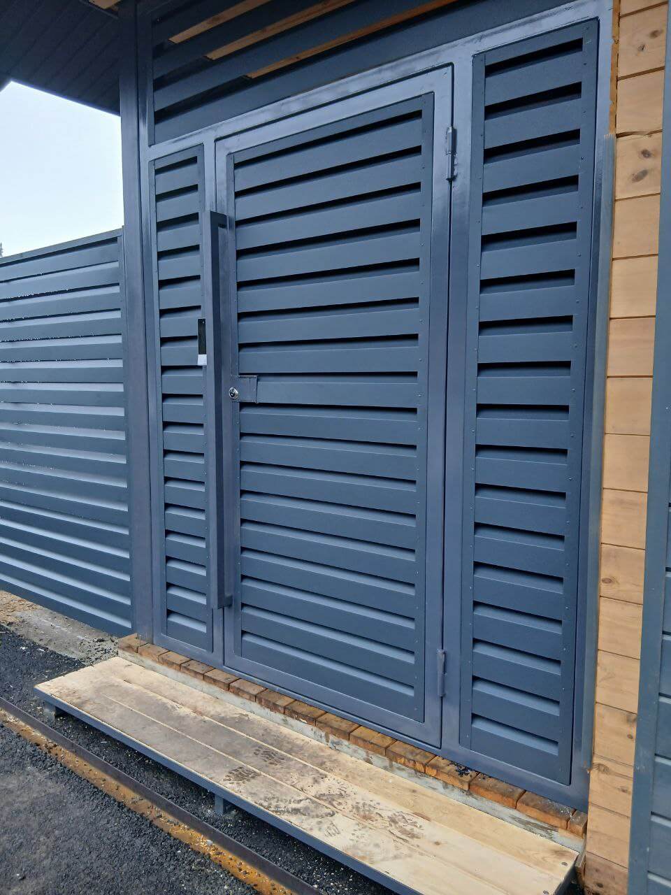 Забор-жалюзи из ламелей Хай-Тек 37м RAL7024/7024 Серый Графит двусторонний МАТТЕ фото 3 в Ереване
