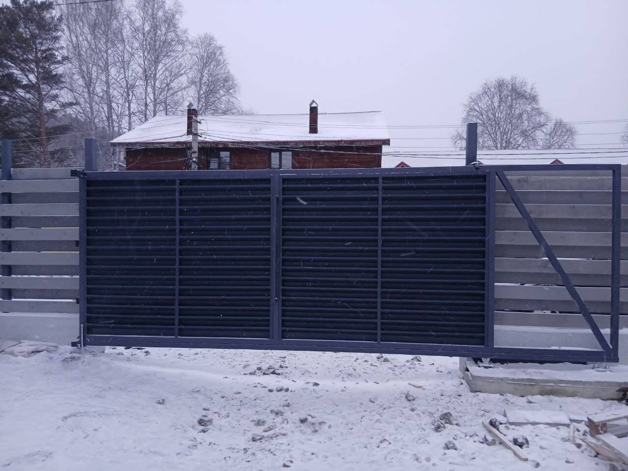 Входная группа из ламелей Хай-Тек RAL7024/7024 Серый Графит двусторонний МАТТЕ фото 17 в Ереване