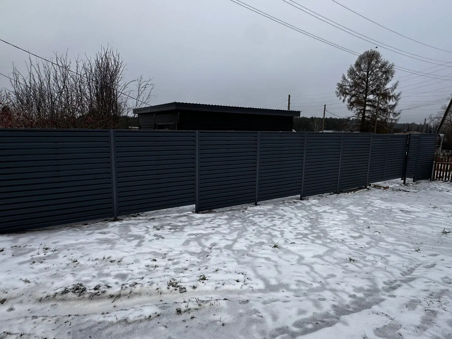 Забор-жалюзи из ламелей Хай-Тек 20м RAL7024/7024 Серый Графит двусторонний МАТТЕ фото 3 в Ереване