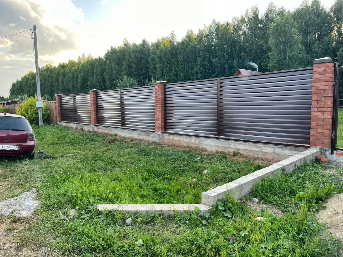 Забор-жалюзи из ламелей Хай-Тек 26м RAL8017/8017 Шоколад двусторонний в Ереване